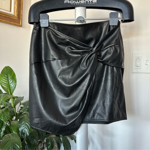 Asos Faux Leather mini Dress Sz 10/M Black - Picture 1 of 8